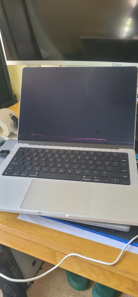[액정만 불량 48사이클 S급] A2442 맥북 M1프로 16GB 512GB (썬더볼트 도킹포함) 이미지