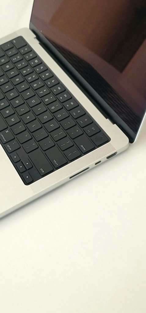 [액정만 불량 48사이클 S급] A2442 맥북 M1프로 16GB 512GB (썬더볼트 도킹포함) 이미지