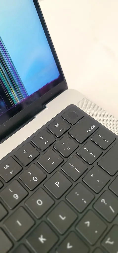 [액정만 불량 48사이클 S급] A2442 맥북 M1프로 16GB 512GB (썬더볼트 도킹포함) 이미지