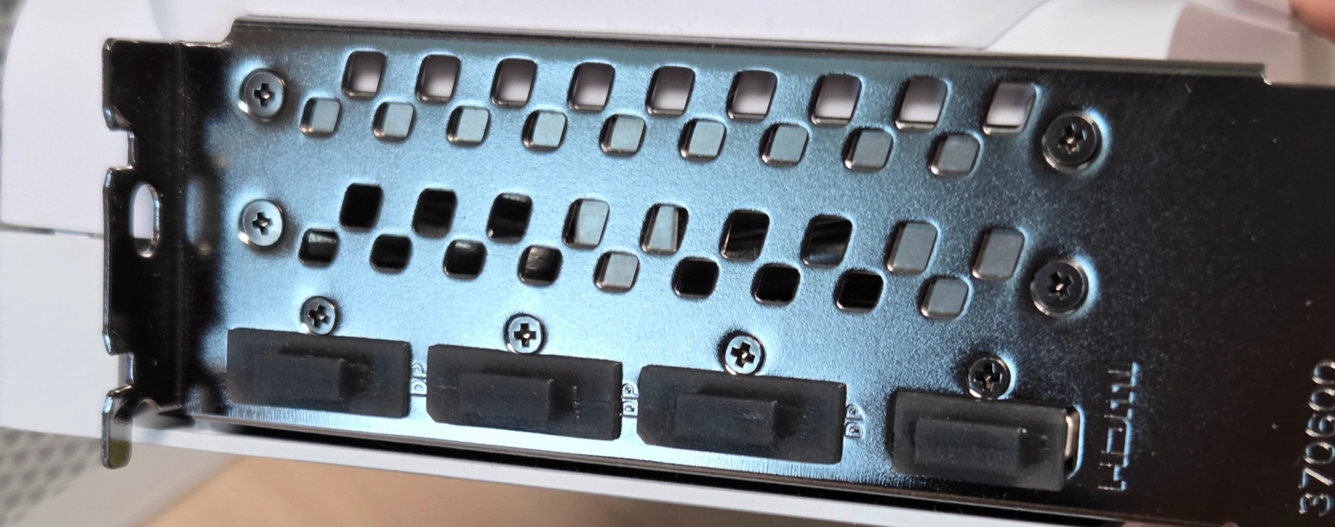 MANLI RTX 5070 TI 폴라폭스 인텍앤컴퍼니 팝니다 이미지