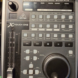 X TOUCH ONE 엑스터치원 DAW 컨트롤러 판매 합니다 이미지
