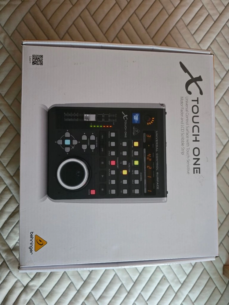 X TOUCH ONE 엑스터치원 DAW 컨트롤러 판매 합니다 이미지