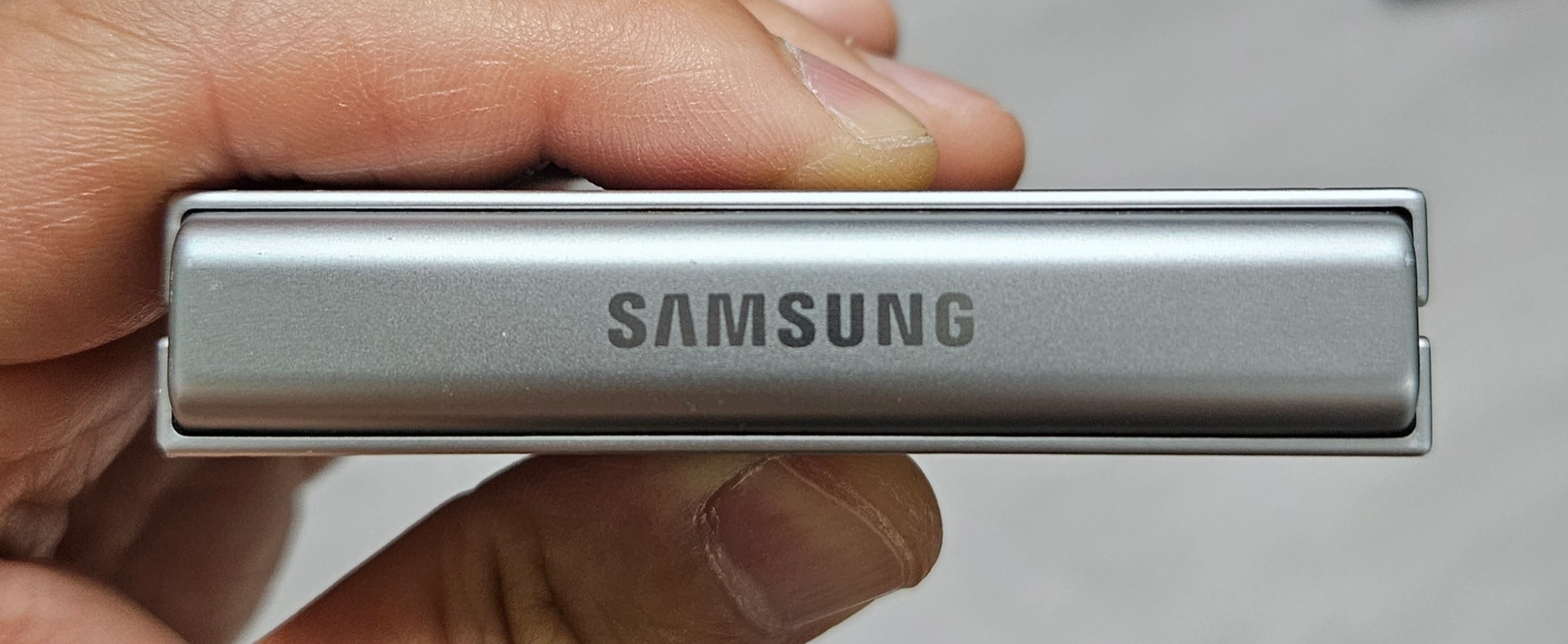갤럭시 Z플립6 실버 256GB 싸게 팝니다. 이미지