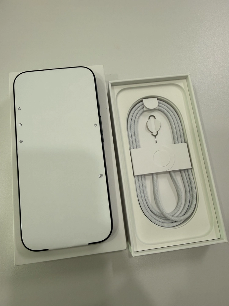 미사용 새제품 - 아이폰18프로 256gb 실버 자급제 사이클0,1 두대팝니다 이미지