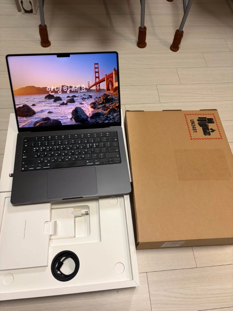 맥북 프로 M4 pro 14인치 24gb 512ssd 스페이스블랙 - 안심되는 중고거래