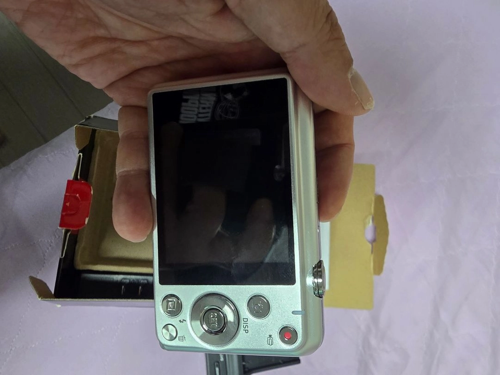 카시오 엑슬림 Z900 디지털카메라 이미지