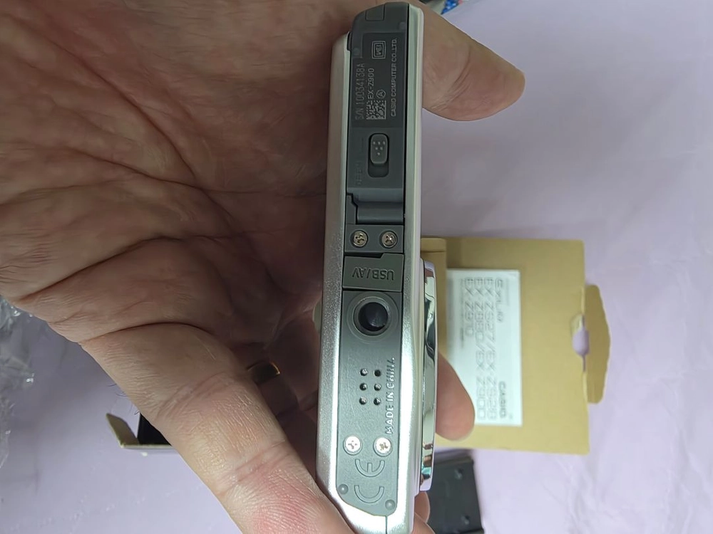 카시오 엑슬림 Z900 디지털카메라 이미지
