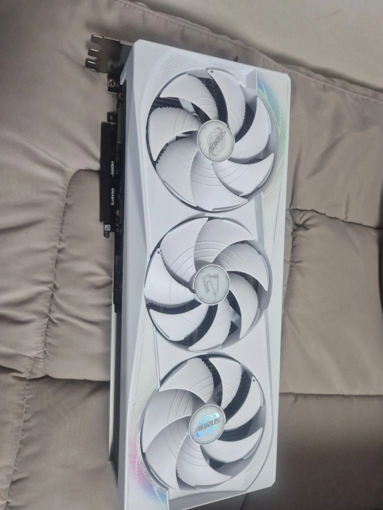 RTX5080 어로스마스터 ICE 그래픽카드 판매 이미지