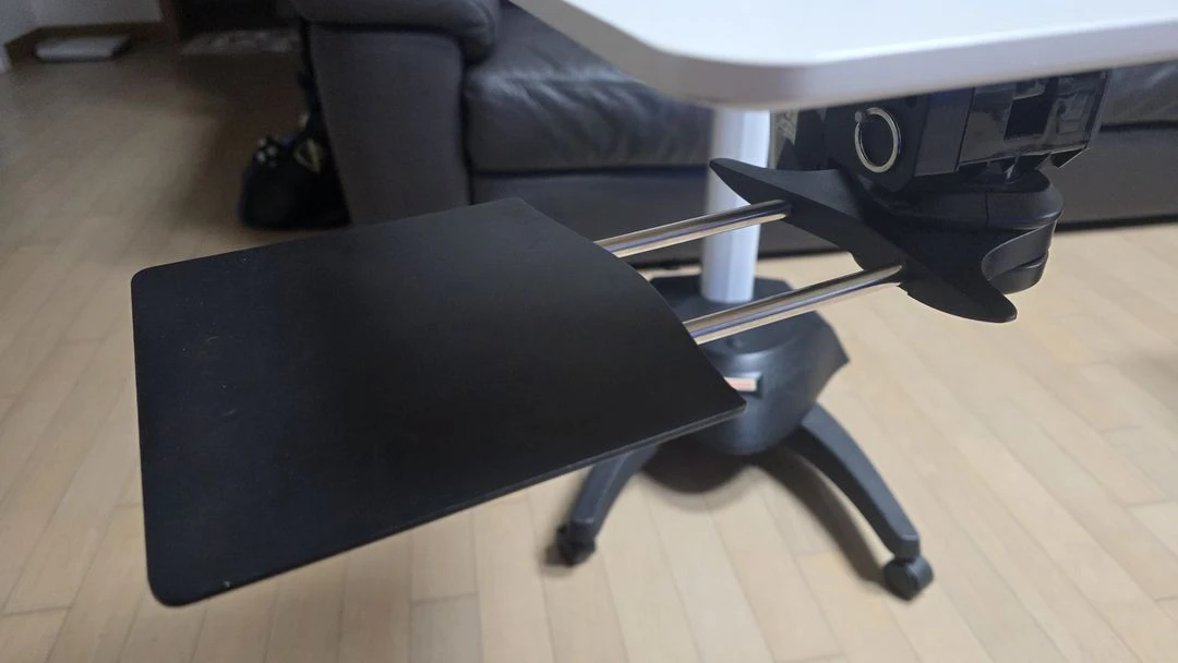 Kesrer 모션 이동식 노트북 태블릿 거치대 겸 침대 책상 이미지