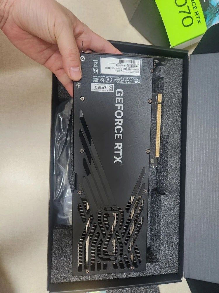 RTX 5070 그래픽카드 이미지