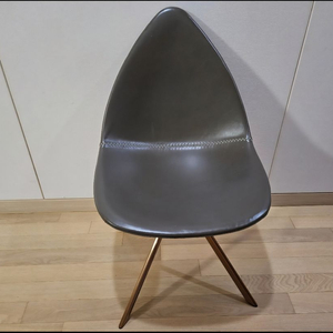 가죽 의자 이미지