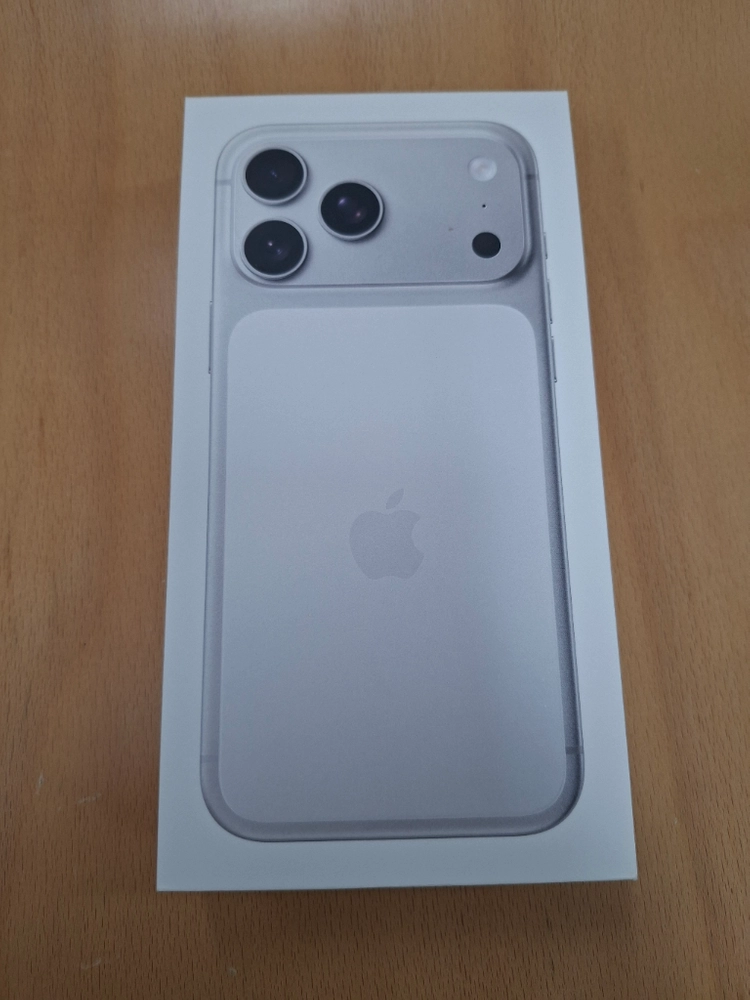 애플 아이폰17프로맥스 실버 256GB 공기계 풀박스 판매합니다. 이미지