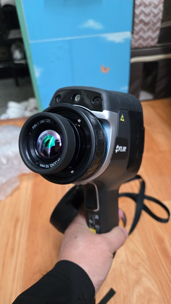 FLIR 열화상카메라 렌즈 이미지