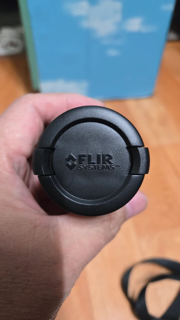 FLIR 열화상카메라 렌즈 이미지