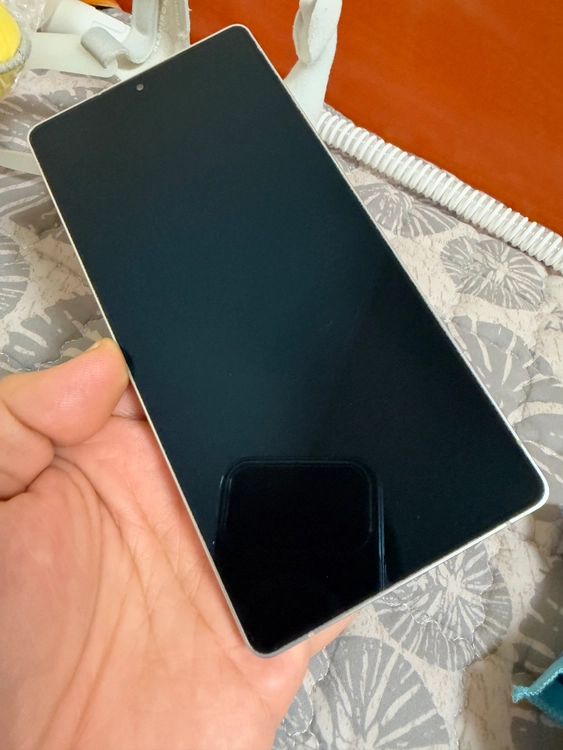 갤럭시 s25 울트라 1TB 12G 램 화이트 팝니다 이미지