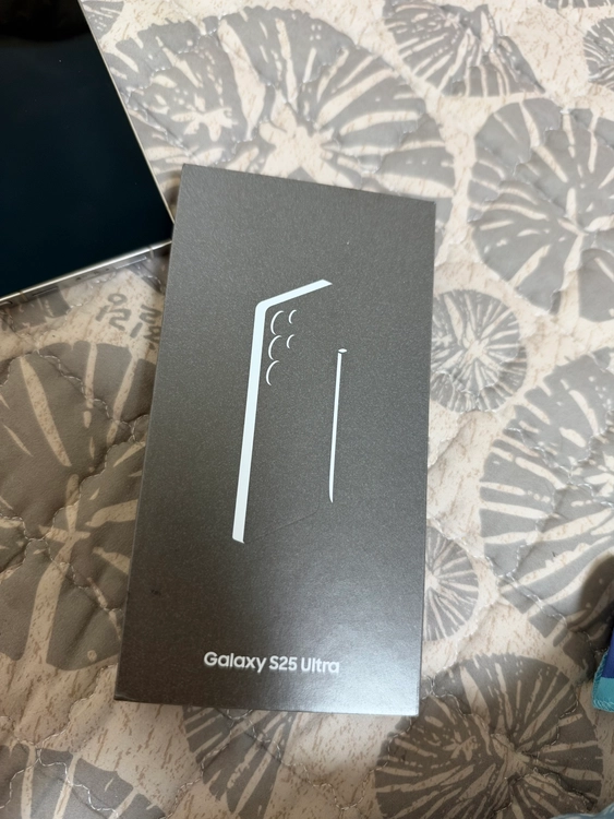 갤럭시 s25 울트라 1TB 12G 램 화이트 팝니다 이미지