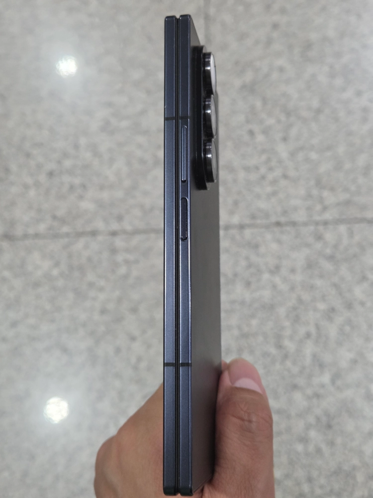 [자급제] 갤럭시 Z폴드7 512GB 블랙쉐도우 공기계 판매합니다. 이미지