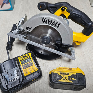 디월트 18V~20V 충전 6.5인치 원형톱 스킬 DCS391 세트 이미지