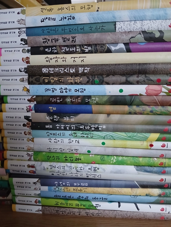 세계문학 책시루 이미지
