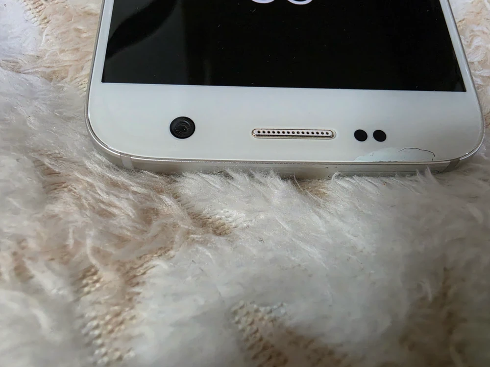 삼성휴대폰 갤럭시 S7 .SM-G930K.32GB.흰색 잔상있음좌측상단파손없으니안촉칠벗겨짐(사진참고) 이미지