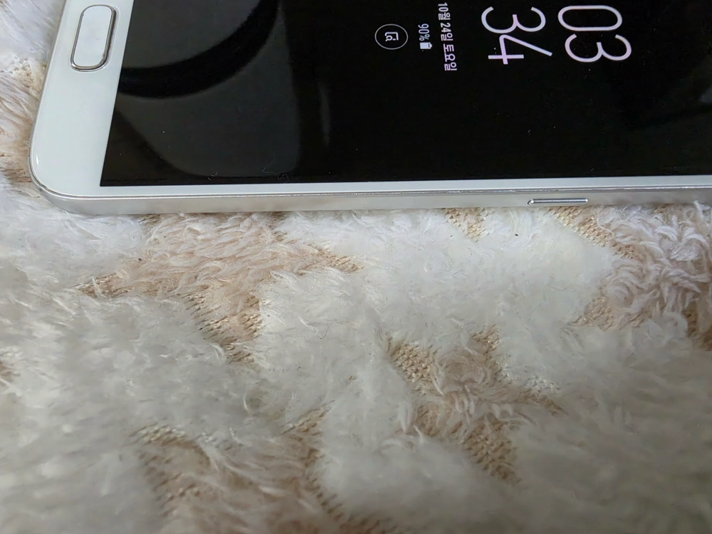 삼성휴대폰 갤럭시 S7 .SM-G930K.32GB.흰색 잔상있음좌측상단파손없으니안촉칠벗겨짐(사진참고) 이미지