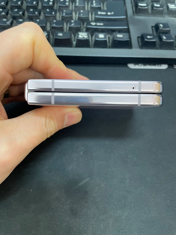 갤럭시Z플립5 라벤더 256GB 무잔상 상태좋은 중고38만3천팝니다 이미지