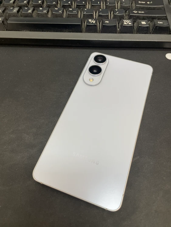 갤럭시S25엣지 블루 256GB 무잔상 상태좋은 중고68만5천팝니다 이미지