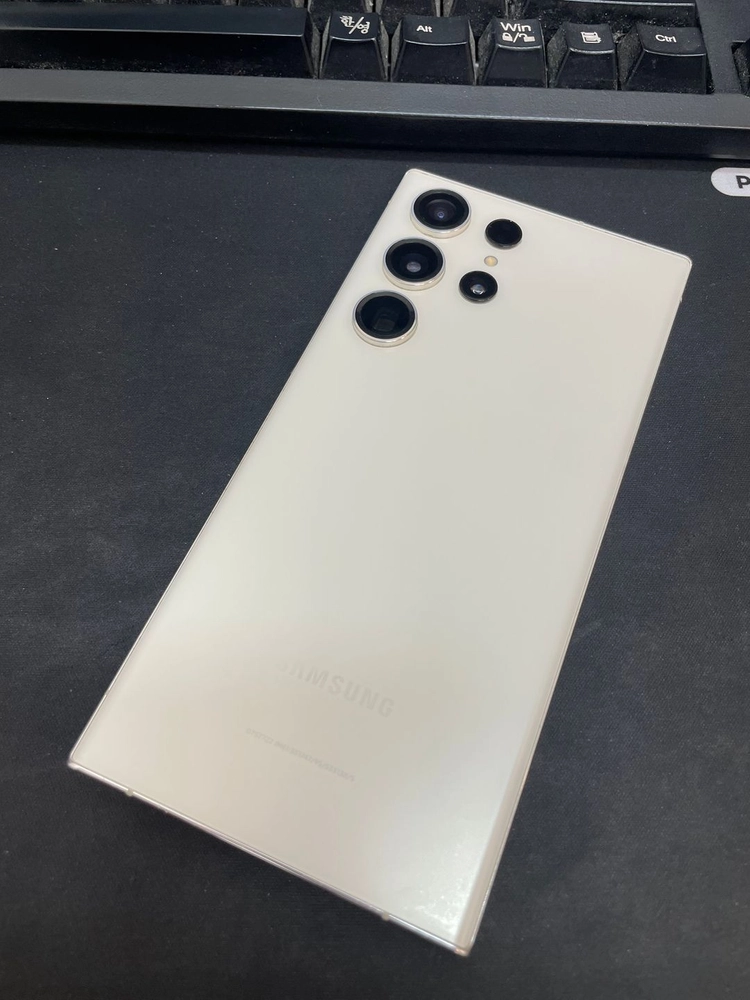 갤럭시S23울트라 크림 256GB 무잔상 상태좋은 중고63만8천팝니다 이미지