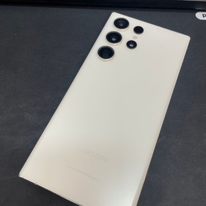 갤럭시S23울트라 크림 256GB 무잔상 상태좋은 중고63만8천팝니다 이미지