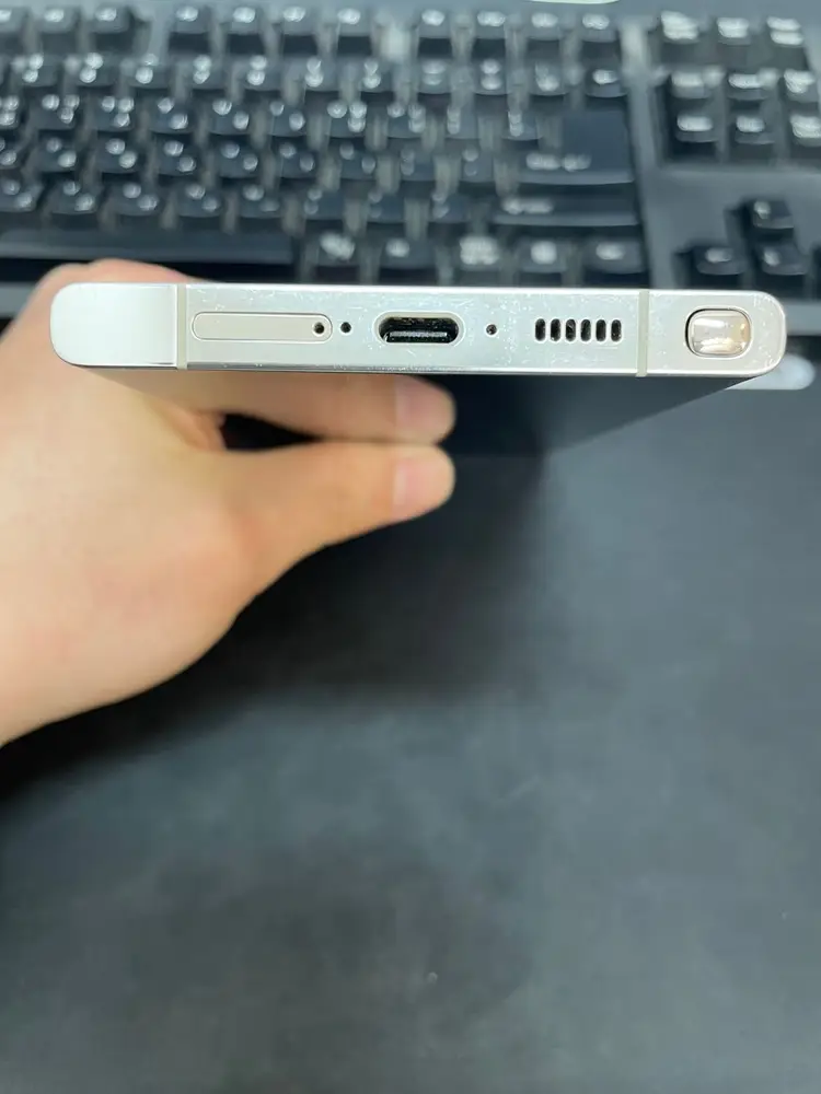 갤럭시S23울트라 크림 256GB 무잔상 상태좋은 중고63만8천팝니다 이미지