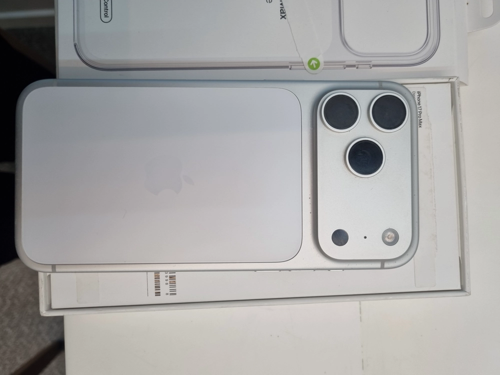 아이폰17프로맥스 1tb 정품케이스,사생활보호필름 이미지
