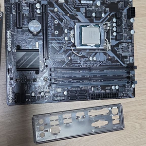 i3 9100f + 기가바이트 b365m + gt1030 반본체 이미지