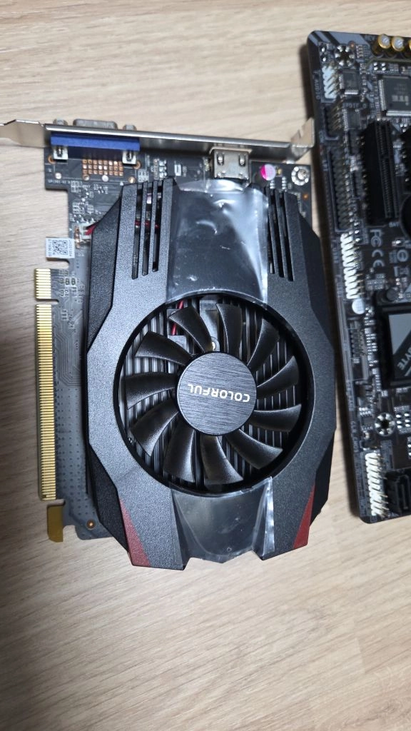 i3 9100f + 기가바이트 b365m + gt1030 반본체 이미지