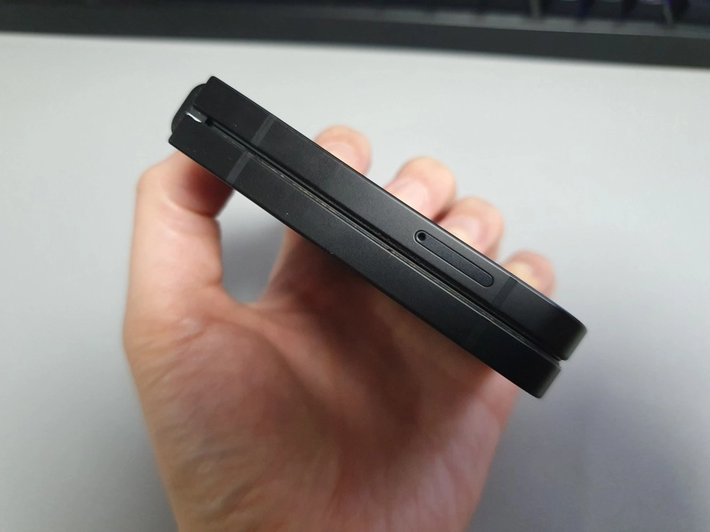 갤럭시 Z플립7 FE / 256GB / 블랙 이미지