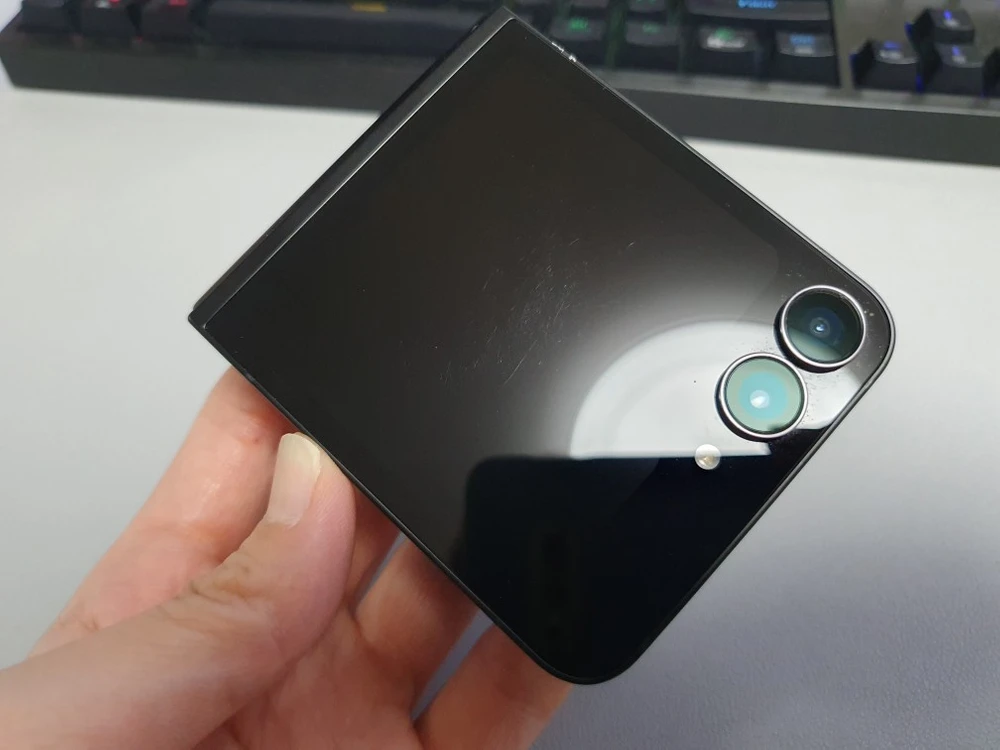 갤럭시 Z플립7 FE / 256GB / 블랙 이미지