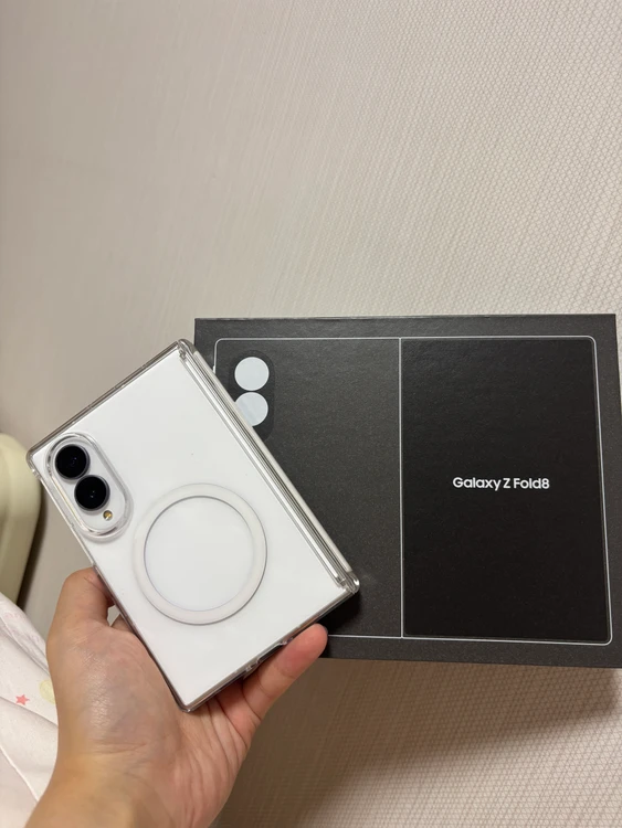 갤럭시 Z 폴드8 크림 512GB 자급제폰 풀박 이미지