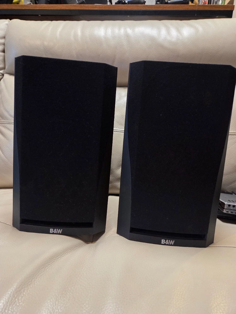수리용 바워스 앤 윌킨스(Bowers & Wilkins, B&W)의 북쉘프 스피커 팝니다 이미지