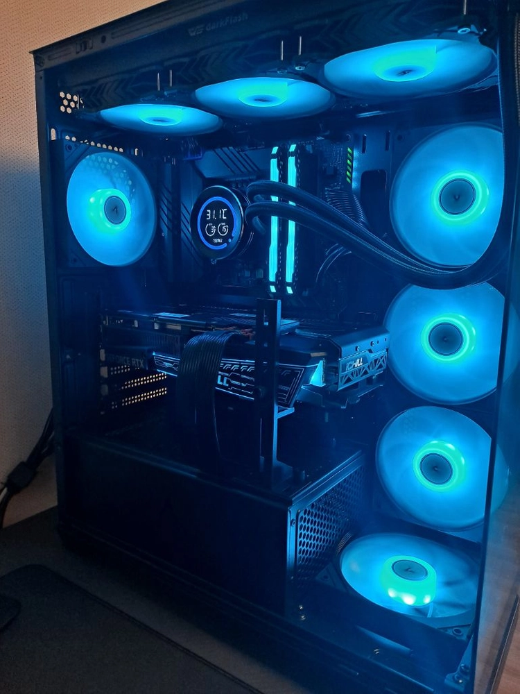 게이밍 컴퓨터 i9 -11900K / Z590 / 3070 데스크탑 이미지