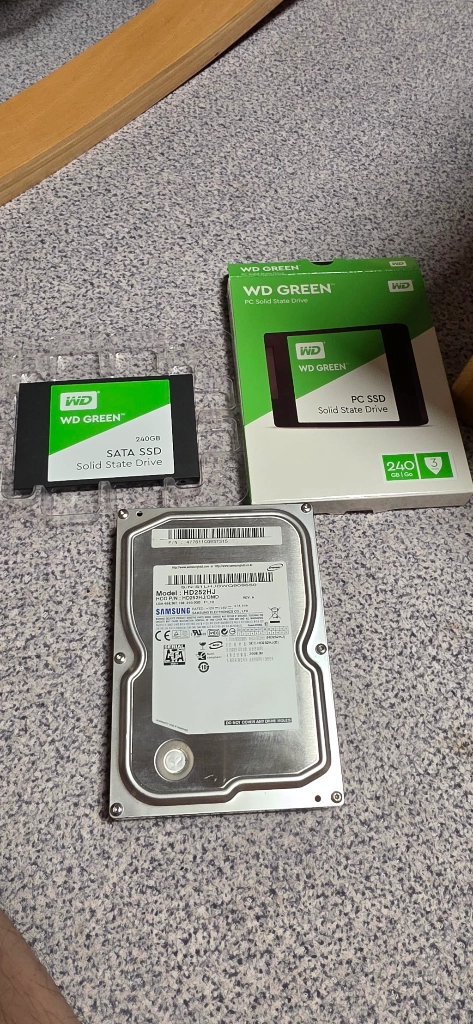 WD Green 240GB SATA SSD + 삼성 250기가HD 이미지