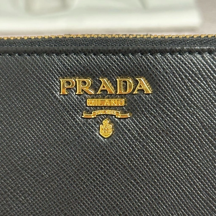 [미사용/새상품] 프라다 사피아노 지퍼돌이 장지갑 블랙 이미지