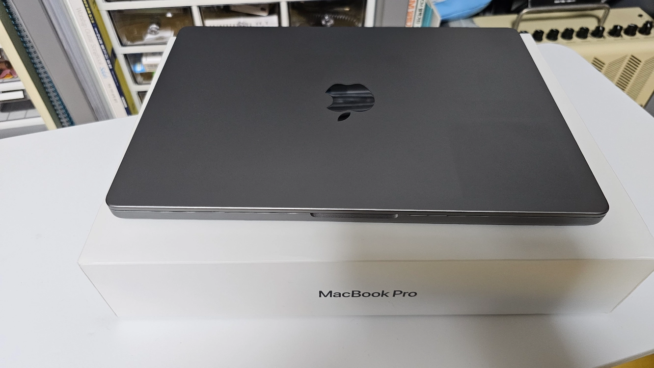 맥북프로 14인치 m1max 32c gpu 32g램,ssd1t 이미지