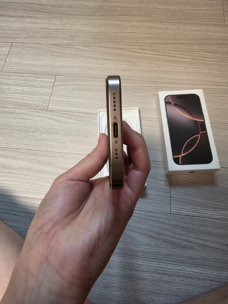 아이폰 16프로 128GB 이미지