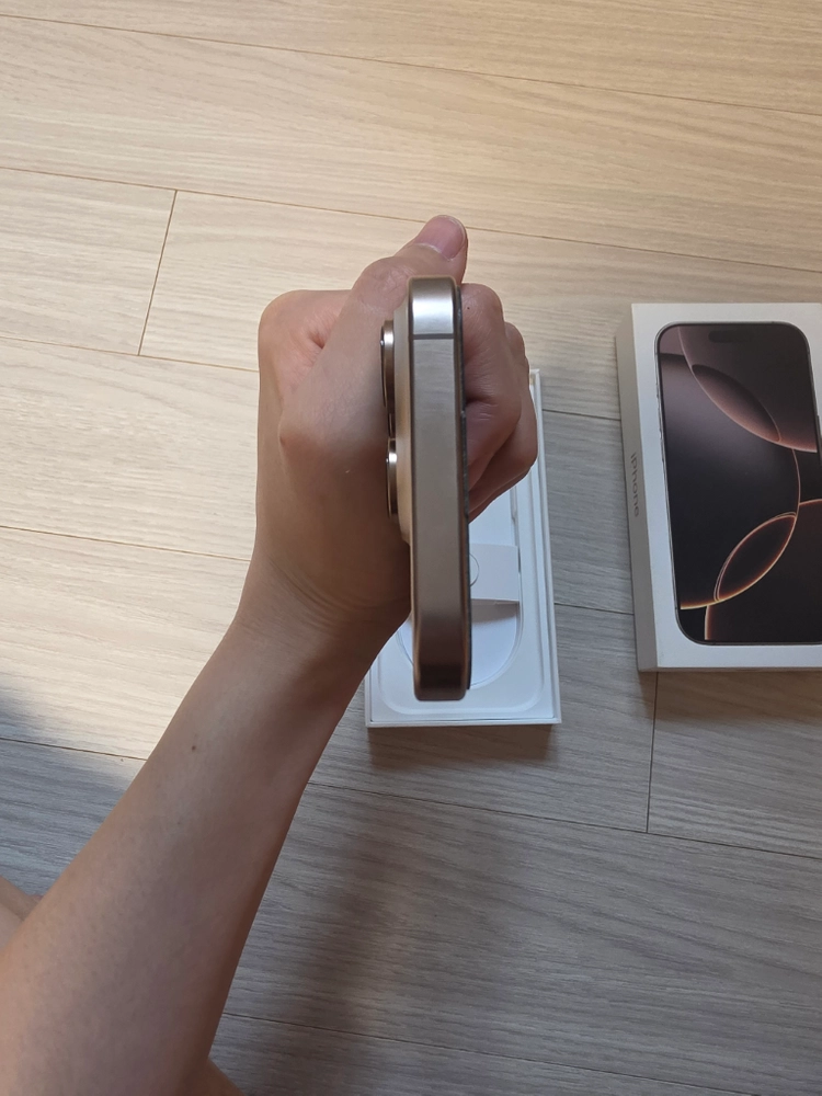 아이폰 16프로 128GB 이미지