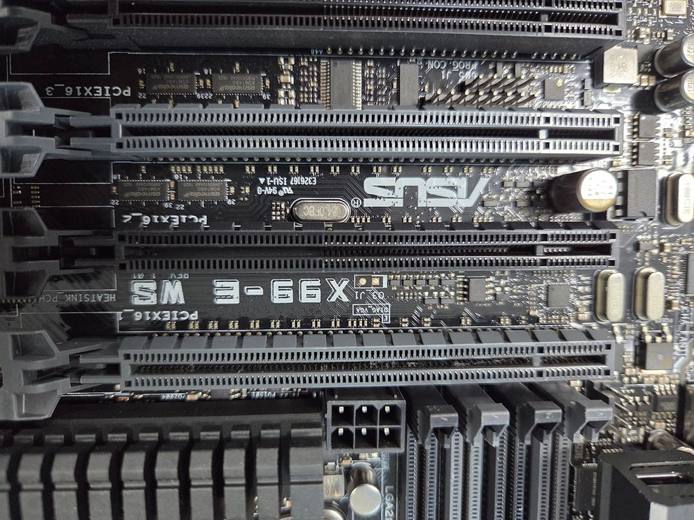워크스테이션 명반 ASUS X99-E WS 메인보드 이미지