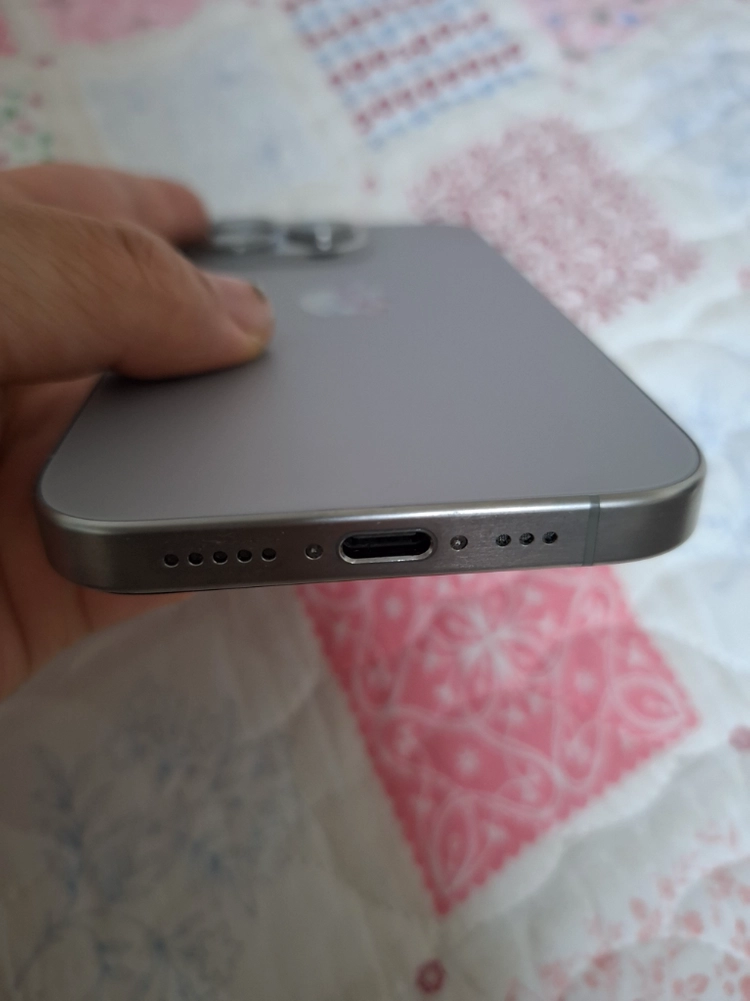 아이폰15프로256GB 이미지