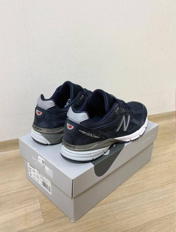 [270] 뉴발란스 990 네이비 실버 스니커즈 이미지