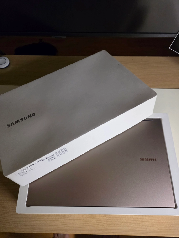 [정품 풀박스 / 삼성 갤럭시북 플렉스2 15.6인치 (NT950QDA-X71AB) 판매합니다 이미지