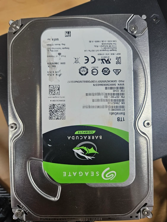 씨게이트 바라쿠다 1TB HDD ST1000DM010 SATA3 7200RPM + 케이블 이미지