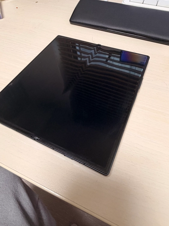 갤럭시 Z 폴드8 울트라 512GB 그라파이트 / 서브폰 사용 이미지
