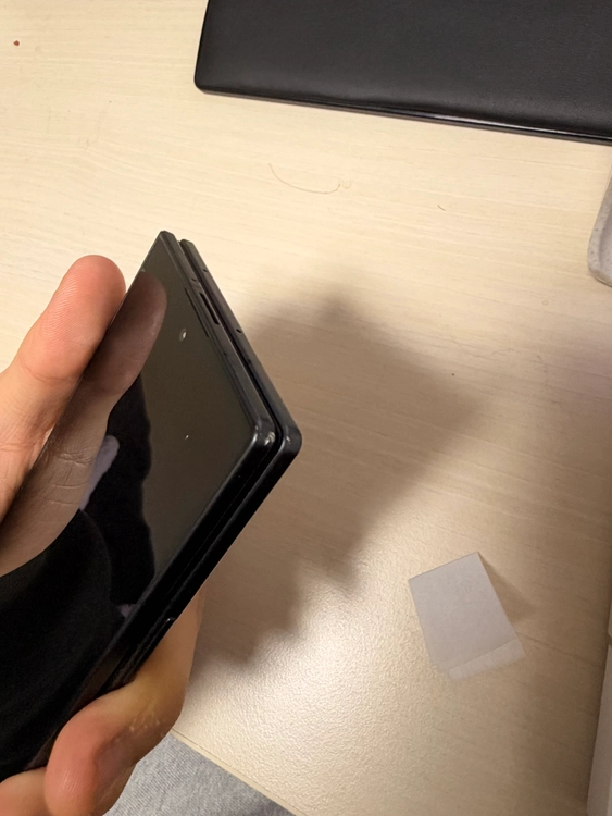 갤럭시 Z 폴드8 울트라 512GB 그라파이트 / 서브폰 사용 이미지